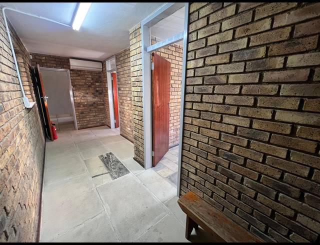 771M² WAREHOUSE TO LET IN STRIJDOMPARK